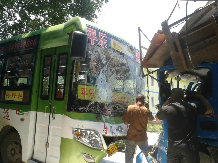 平乐公交车几牛掰·一个月撞几次·862 / 作者:罗少爷 / 帖子ID:103820