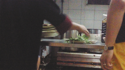 记者卧底汉丽轩烤肉店：食客“口水肉” 转手回餐桌--转贴337 / 作者:键盘上的音符 / 帖子ID:103914