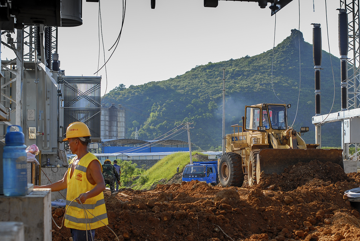 我的十年老马尼康D200携35毫米二弟继续关注贵广铁路建设982 / 作者:老兔子 / 帖子ID:104071