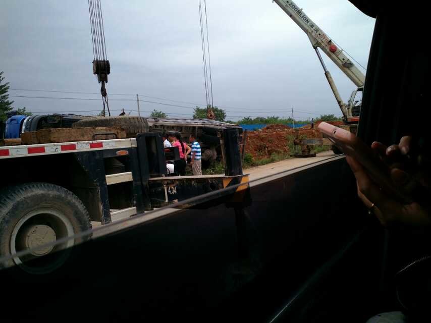 !车祸与荷花!758 / 作者:罗少爷 / 帖子ID:104339