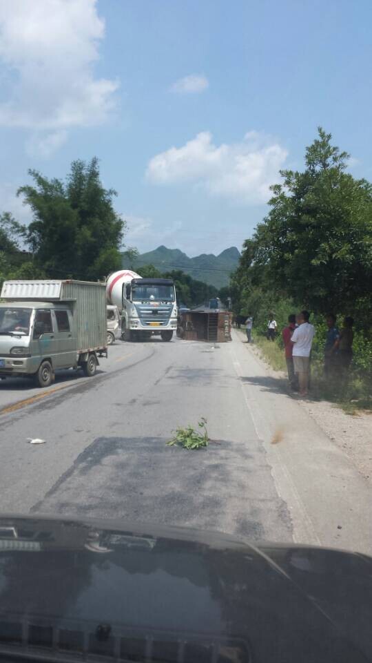 洲塘张家洼车祸572 / 作者:山楂糖 / 帖子ID:104424