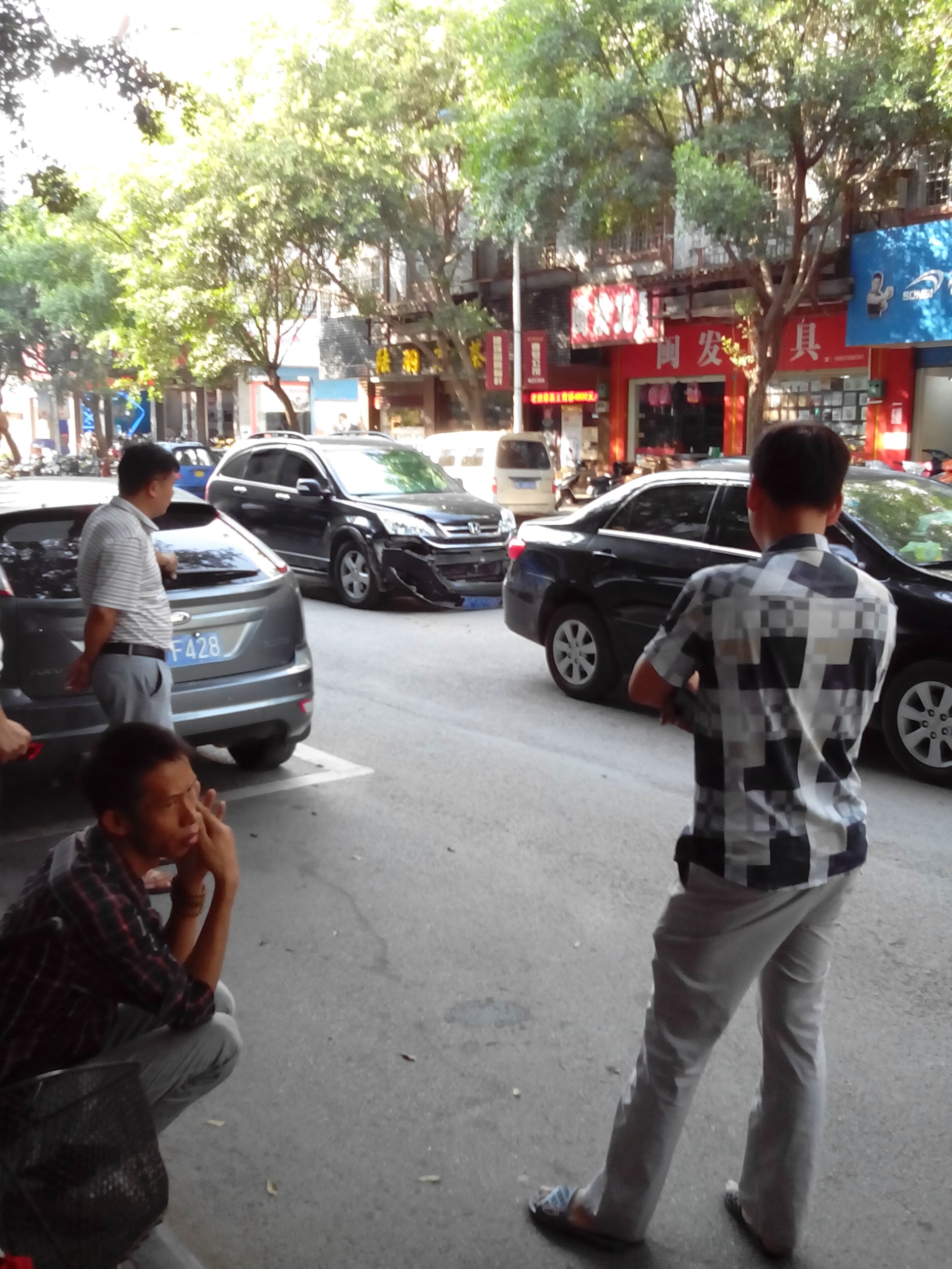 今天 城中西路的飞机！581 / 作者:罗少爷 / 帖子ID:104673