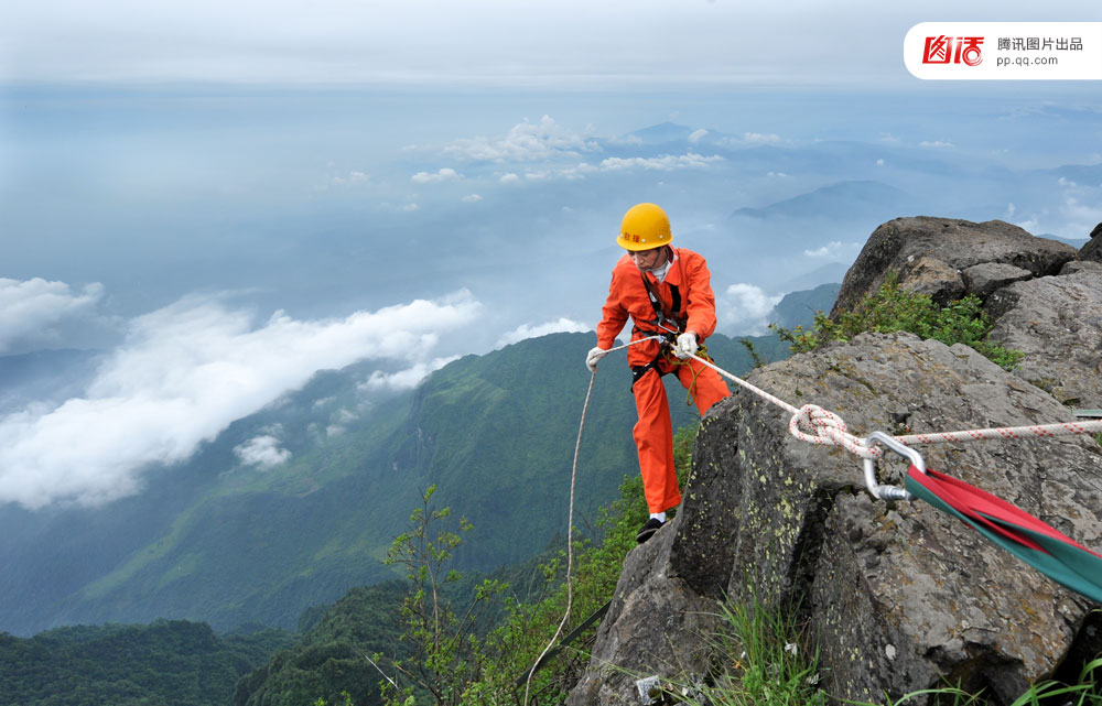 悬崖上的环卫工 大家发表下自己的意见239 / 作者:thkfh / 帖子ID:105036