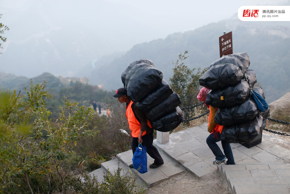 悬崖上的环卫工 大家发表下自己的意见552 / 作者:thkfh / 帖子ID:105036