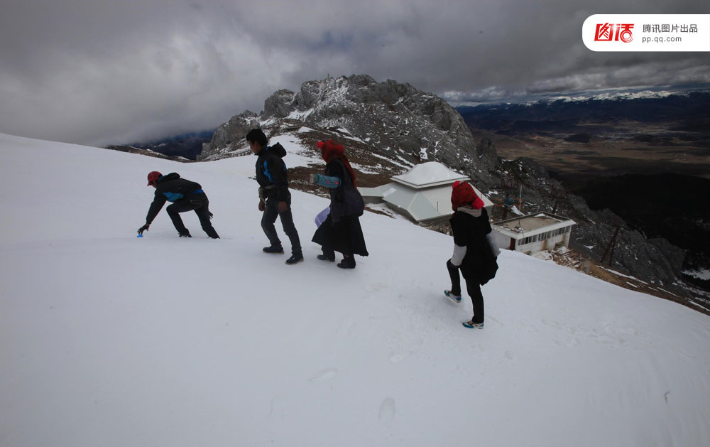 悬崖上的环卫工 大家发表下自己的意见593 / 作者:thkfh / 帖子ID:105036