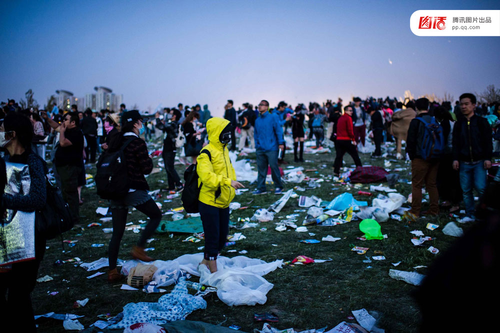 悬崖上的环卫工 大家发表下自己的意见944 / 作者:thkfh / 帖子ID:105036