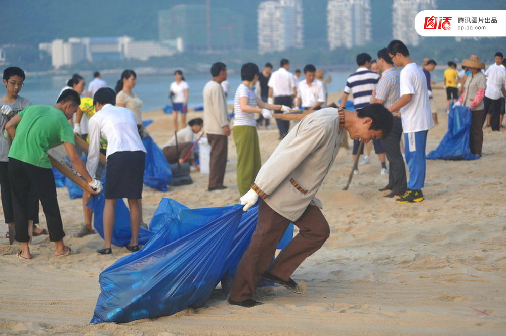 悬崖上的环卫工 大家发表下自己的意见18 / 作者:thkfh / 帖子ID:105036