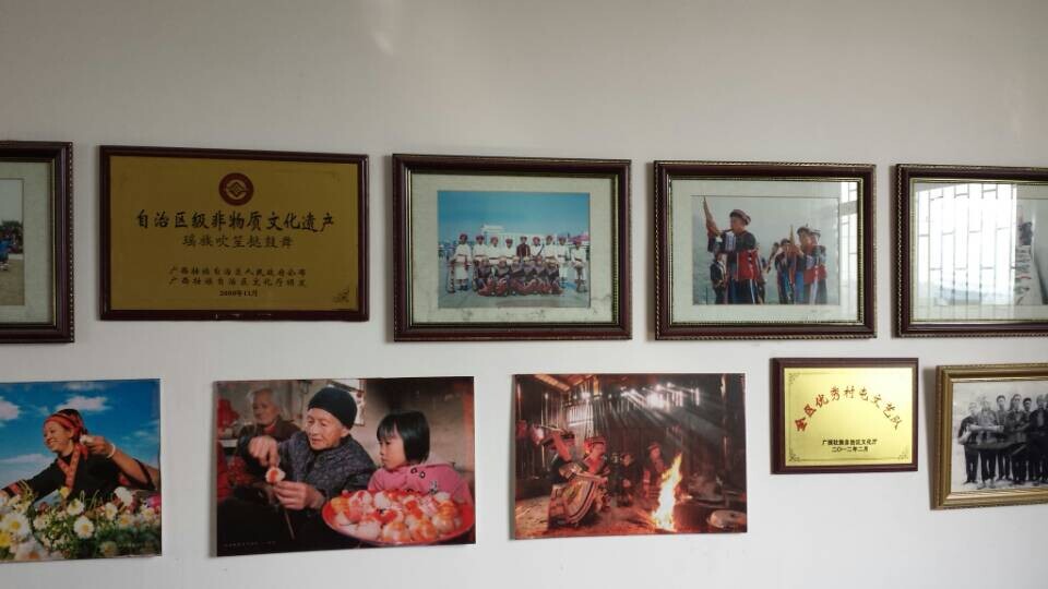 桂林电视台文哥辣椒妹参观观音水滨非物质文化遗产展示馆185 / 作者:欧耶 / 帖子ID:105111