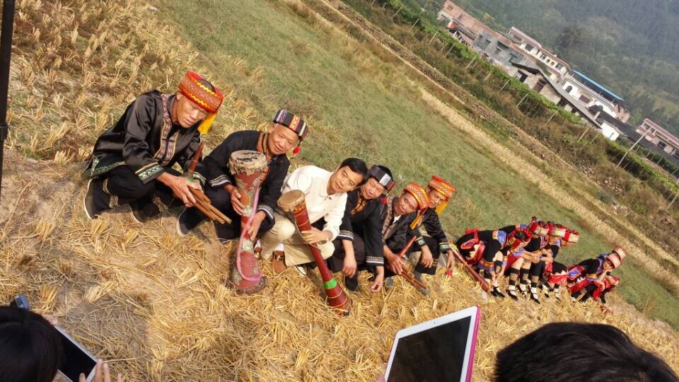 观音水滨吹笙挞鼓表演队为桂林电视台表演节目593 / 作者:欧耶 / 帖子ID:105119