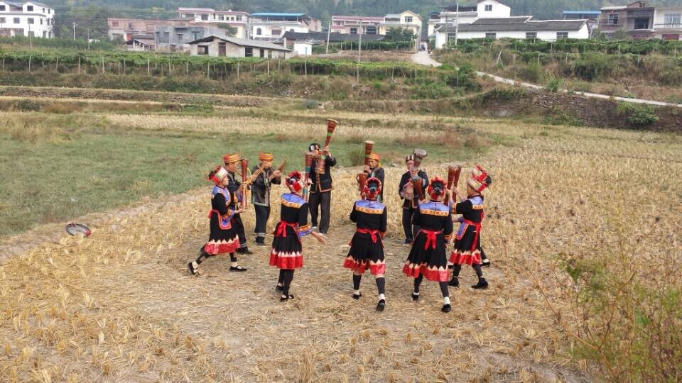 观音水滨吹笙挞鼓表演队为桂林电视台表演节目257 / 作者:欧耶 / 帖子ID:105119