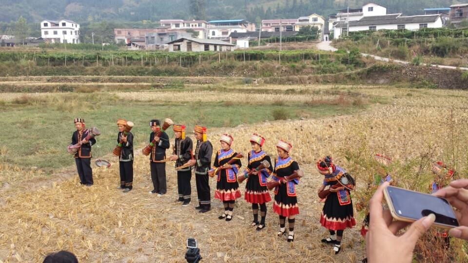 观音水滨吹笙挞鼓表演队为桂林电视台表演节目404 / 作者:欧耶 / 帖子ID:105119