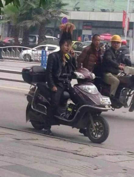 #南宁杀马特#拉轰现身，颤抖吧凡人们~993 / 作者:红通通 / 帖子ID:105134