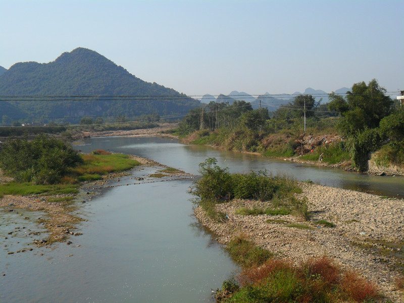 又是一年的秋天，没有看到落叶的飘飞。还是一片苍翠，仿佛还是我怀念的那个夏天。537 / 作者:建筑19551213 / 帖子ID:105197