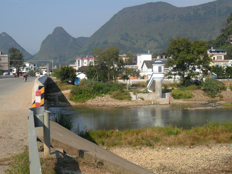 又是一年的秋天，没有看到落叶的飘飞。还是一片苍翠，仿佛还是我怀念的那个夏天。225 / 作者:建筑19551213 / 帖子ID:105197