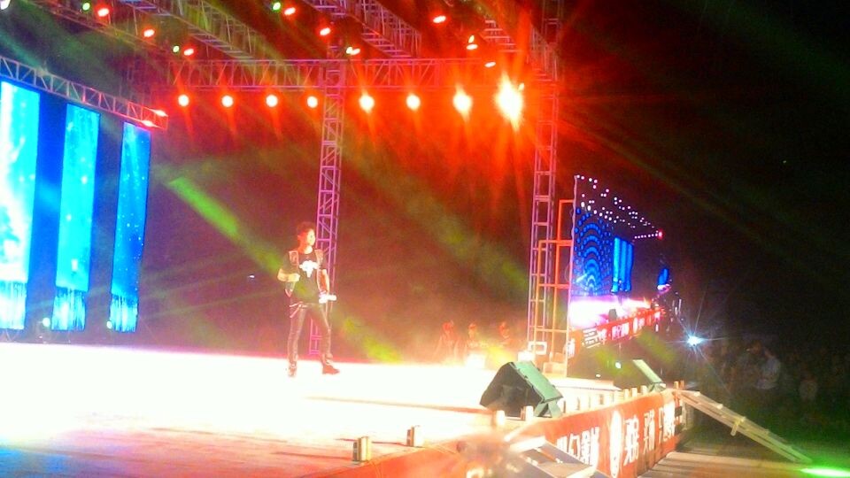 世纪鑫城晚会。光辉岁月，好有feel189 / 作者:猫小萌 / 帖子ID:105208