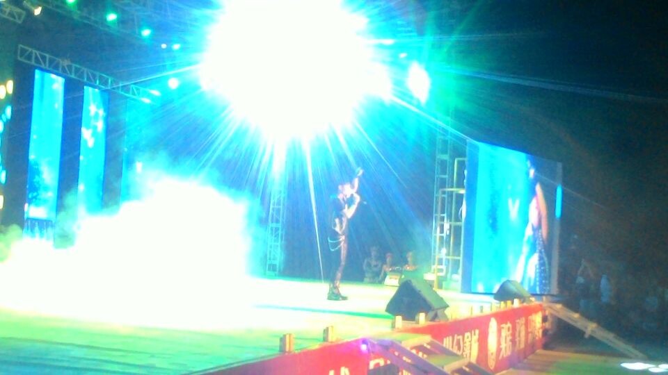 世纪鑫城晚会。光辉岁月，好有feel72 / 作者:猫小萌 / 帖子ID:105208