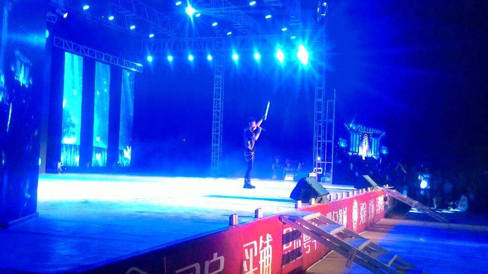 世纪鑫城晚会。光辉岁月，好有feel570 / 作者:猫小萌 / 帖子ID:105208