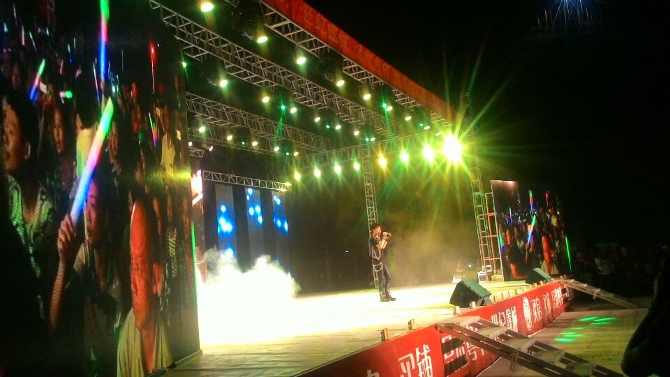 世纪鑫城晚会。光辉岁月，好有feel155 / 作者:猫小萌 / 帖子ID:105208