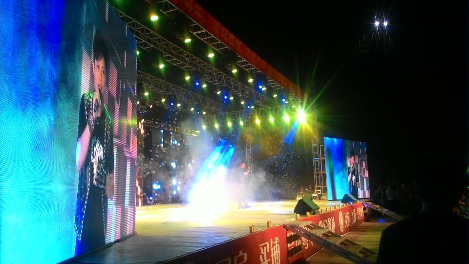 世纪鑫城晚会。光辉岁月，好有feel235 / 作者:猫小萌 / 帖子ID:105208