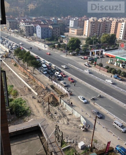 杭州3辆电动车违规上高架遭车祸 致一死两重伤363 / 作者:红通通 / 帖子ID:105288