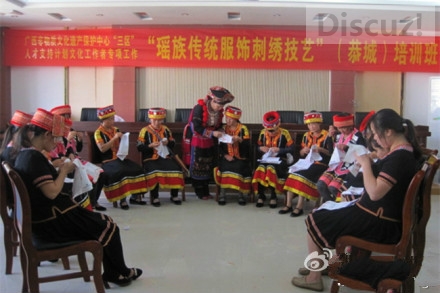 瑶族传统刺绣技艺”培训班在恭城县文化馆举办710 / 作者:欧耶 / 帖子ID:105379