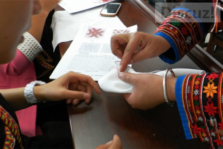 瑶族传统刺绣技艺”培训班在恭城县文化馆举办510 / 作者:欧耶 / 帖子ID:105379