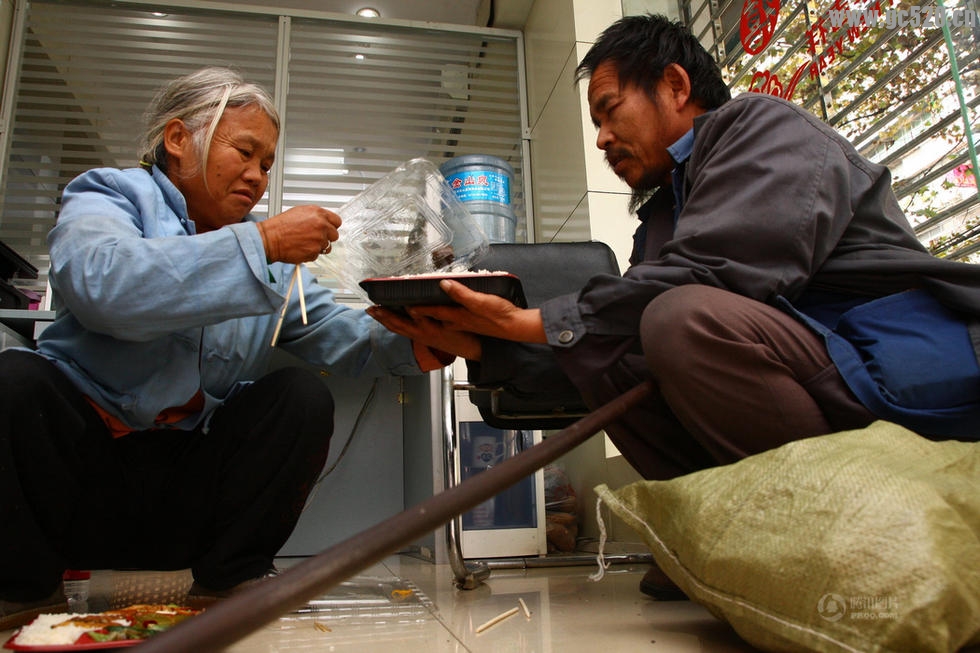 可怜天下父母心，爹妈再苦，都不会苦孩子。85 / 作者:猫小萌 / 帖子ID:105787