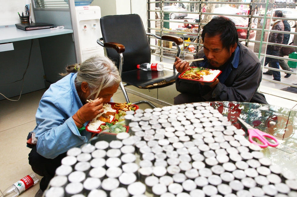 可怜天下父母心，爹妈再苦，都不会苦孩子。556 / 作者:猫小萌 / 帖子ID:105787