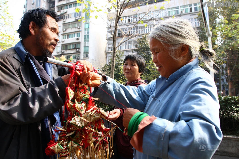 可怜天下父母心，爹妈再苦，都不会苦孩子。993 / 作者:猫小萌 / 帖子ID:105787