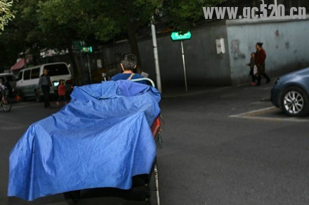 万元包裹被“顺走”，快递小哥都要哭了757 / 作者:希灵容梅 / 帖子ID:105848