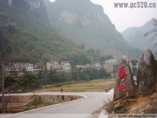 风景秀丽的盘阳河承载着说不完的寿乡故事，群山环抱着的小山村渲绎着道不尽的生命...898 / 作者:建筑19551213 / 帖子ID:106023