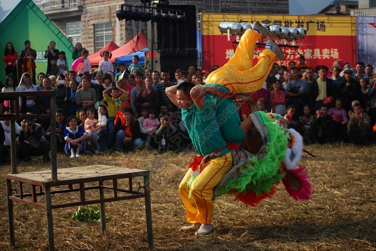 恭城西岭乡舞狮队..........740 / 作者:灬小李 / 帖子ID:106114