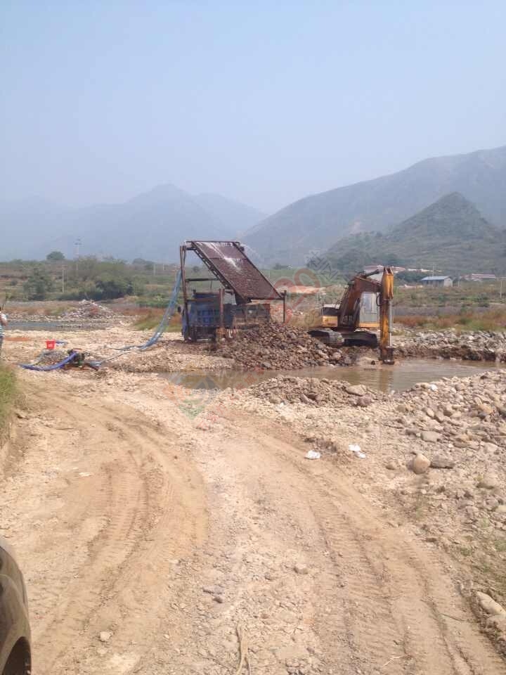 恭城惊现便捷式挖沙装置234 / 作者:红通通 / 帖子ID:106118