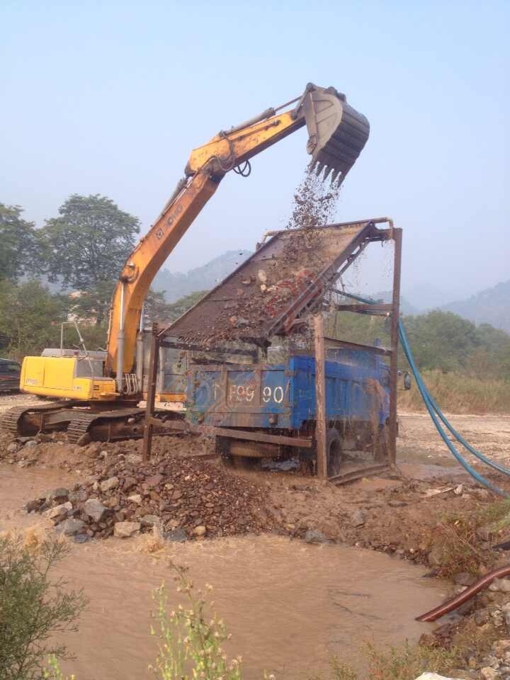 恭城惊现便捷式挖沙装置65 / 作者:红通通 / 帖子ID:106118