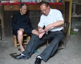 在她眼里，儿子永远需要她的帮忙，她在处处呵护着我们…686 / 作者:建筑19551213 / 帖子ID:106139