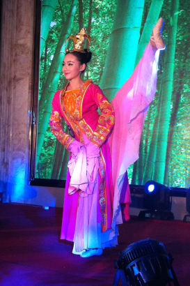 遇见桂美人之夜完美落幕 36强桂美人惊艳全场11 / 作者:黑白年代 / 帖子ID:106245