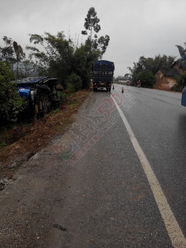雨天路滑莫踩急刹238 / 作者:恭城无聊人 / 帖子ID:106297