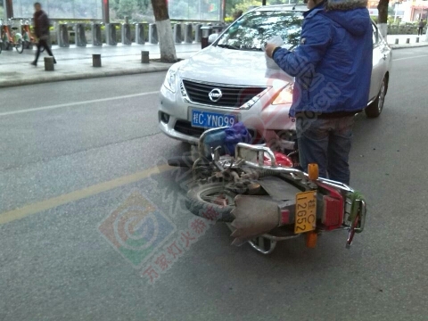 桂林南门桥车祸878 / 作者:苦竹河畔 / 帖子ID:106476