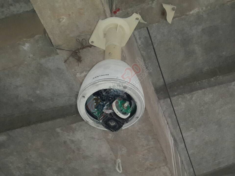 燕岩大桥底破损的探头，希望有关单位作为一下。498 / 作者:☆燕岩垂钓 / 帖子ID:106675