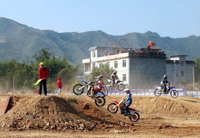 广西蒙山县摩托旅游节暨全国摩托车越野公开赛部分照片及视频41 / 作者:520摄影记者 / 帖子ID:106777