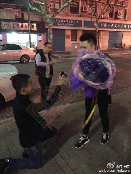 上海太仓路附近，惊现男男求婚的场面！119 / 作者:黑白年代 / 帖子ID:111604