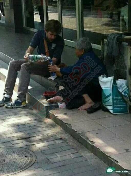 有时候我们的国人还真不如这个外国人771 / 作者:黑白年代 / 帖子ID:111849