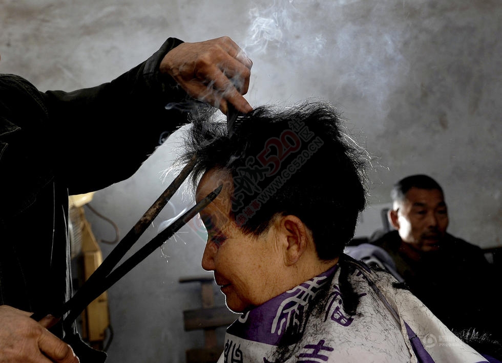 即将流逝的技艺火钳烫发658 / 作者:美丽的梦花 / 帖子ID:113066