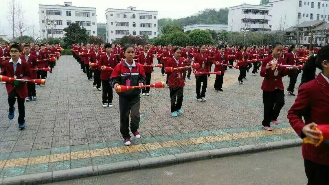 民中的学生也开始跳起了长鼓舞啊925 / 作者:猫小萌 / 帖子ID:113369