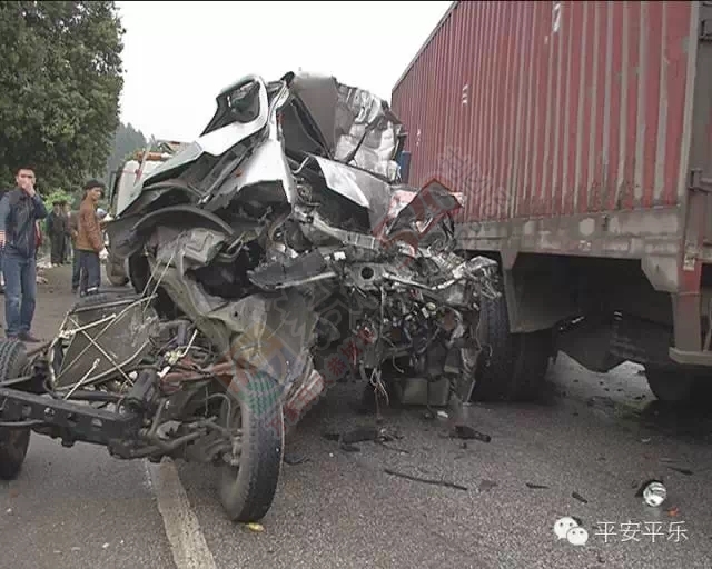 平乐的飞机！6车相撞2人遇难！995 / 作者:罗少爷 / 帖子ID:113431