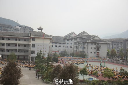 震区小学近3千名学生3分钟内成功疏散 无人伤亡！459 / 作者:奇葩处处有 / 帖子ID:113659
