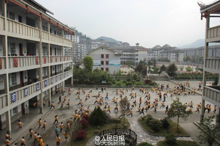 震区小学近3千名学生3分钟内成功疏散 无人伤亡！893 / 作者:奇葩处处有 / 帖子ID:113659