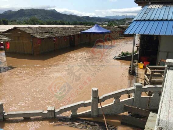 恭城暴雨，水上乐园被淹了211 / 作者:箩筐索 / 帖子ID:115951