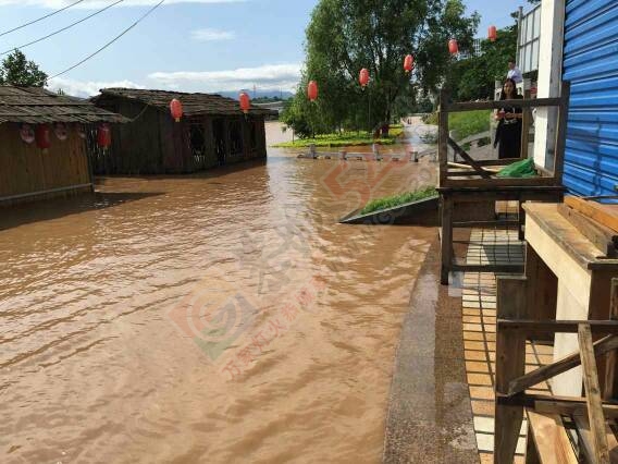 恭城暴雨，水上乐园被淹了816 / 作者:箩筐索 / 帖子ID:115951