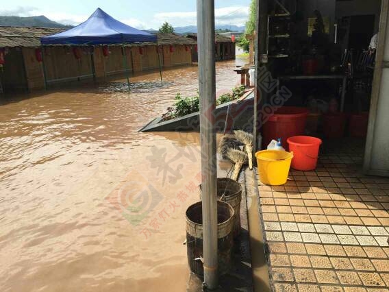 恭城暴雨，水上乐园被淹了234 / 作者:箩筐索 / 帖子ID:115951